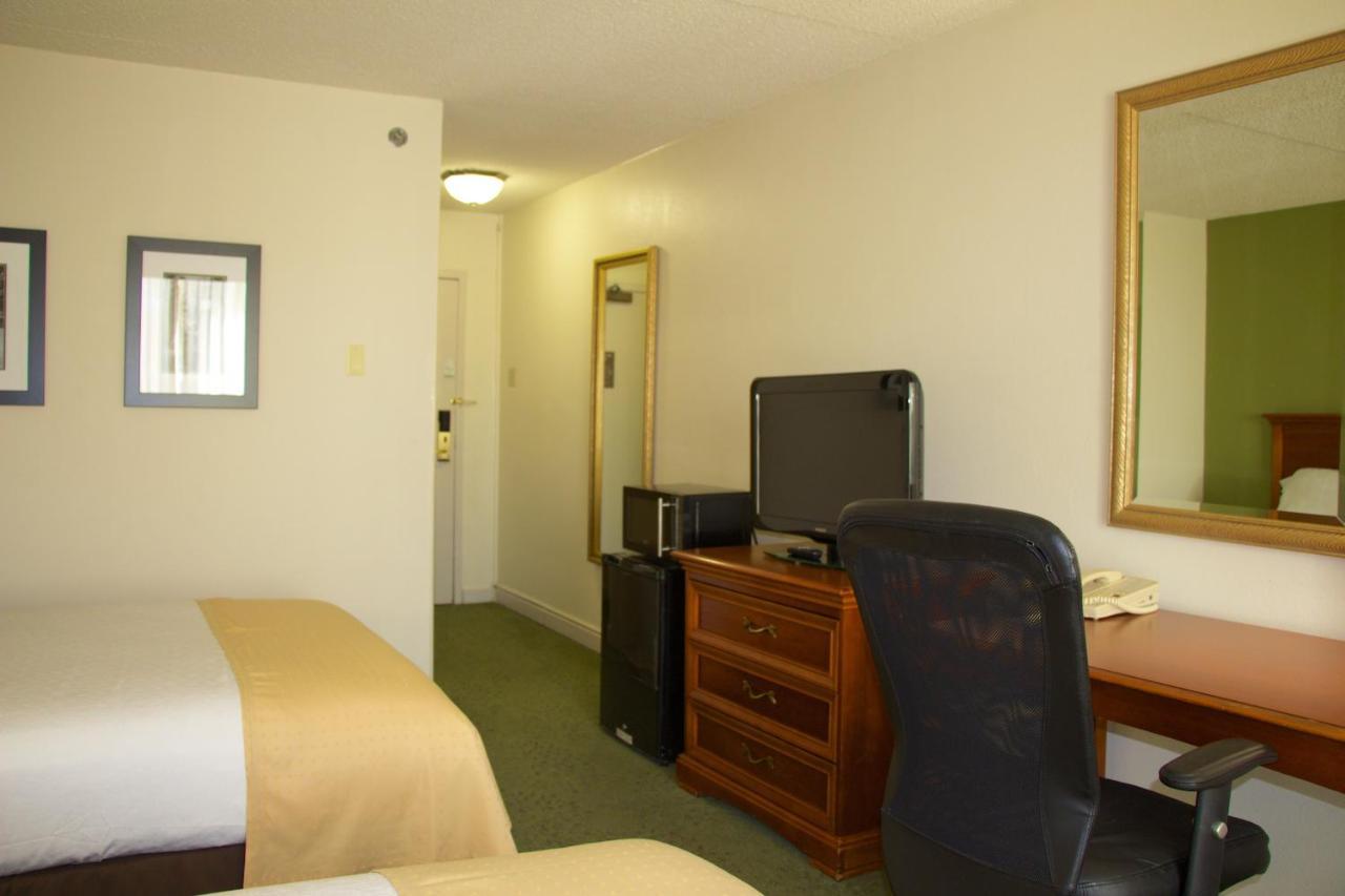 Holiday Inn Athens - University Area Kültér fotó